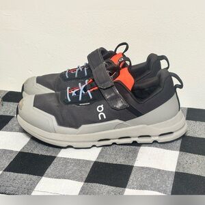 On Running Cloudhero Waterproof shoes size 2.5